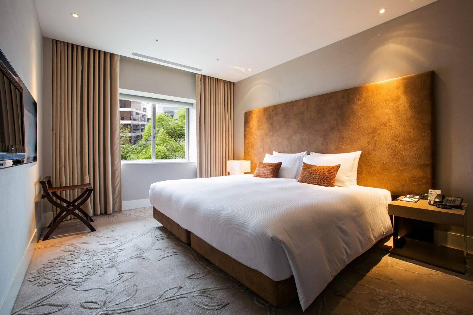 Ambassador Hotel Taipei Executive Deluxe Suite Bedroom